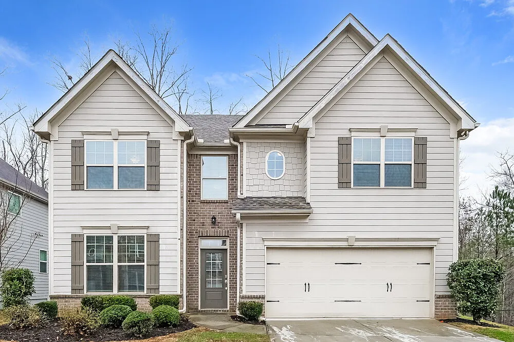 4 bed, 2.5 bath, 2390 sqft, $3,040 — Photo 1