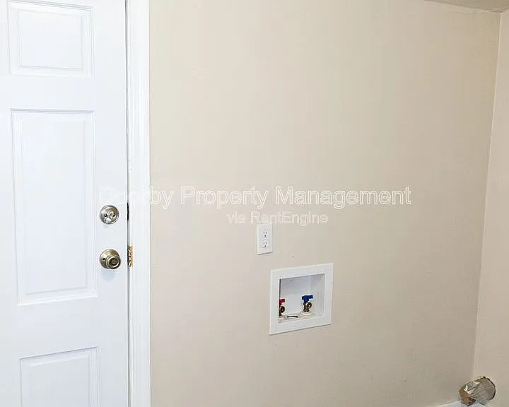 1503 E 18th St — Photo 7