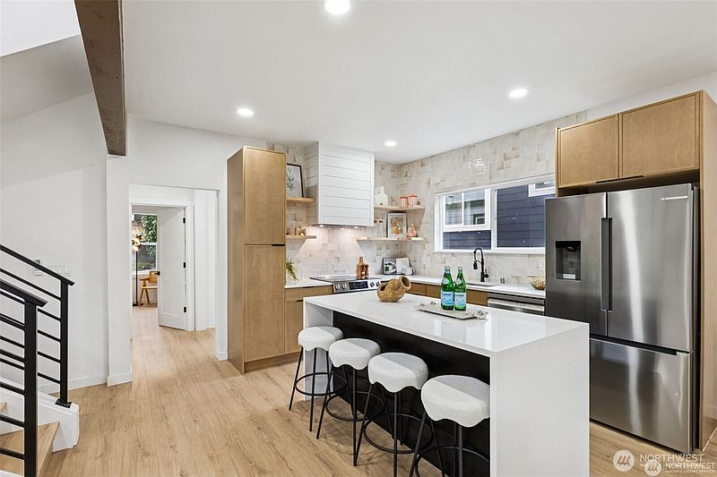 5th image of 4002 Courtland Place S