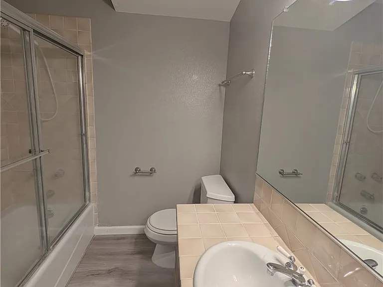 132 Limerick Ln — Photo 16