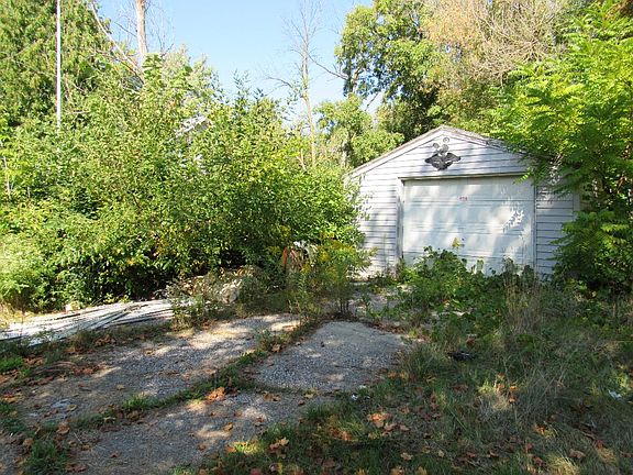 4th image of 2428 Wilkins St