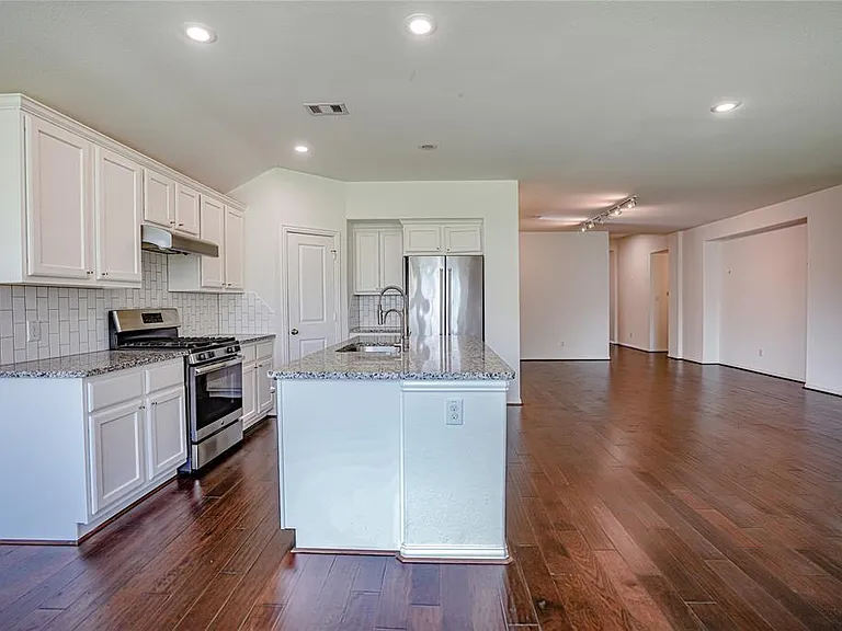 16131 Sommerall Creek Ln — Photo 9