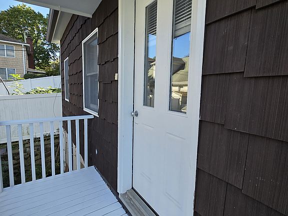 2nd image of 94 Adelphi Ave #1