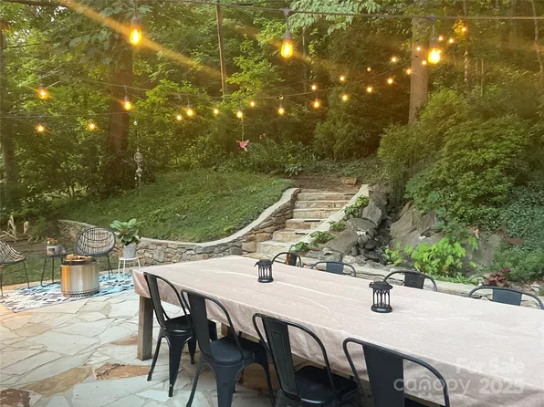 78 Sleepy Hollow Dr, Asheville, NC 28805
