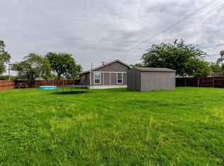 401 E Houston St, Leonard, TX 75452