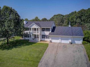 9729 N Rock River Dr, Edgerton, WI 53534