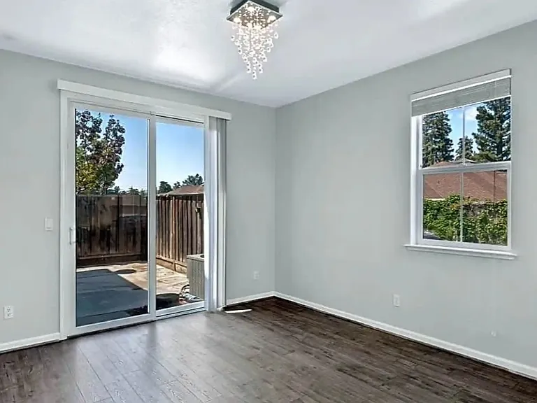 168 Caroline Ln — Photo 10