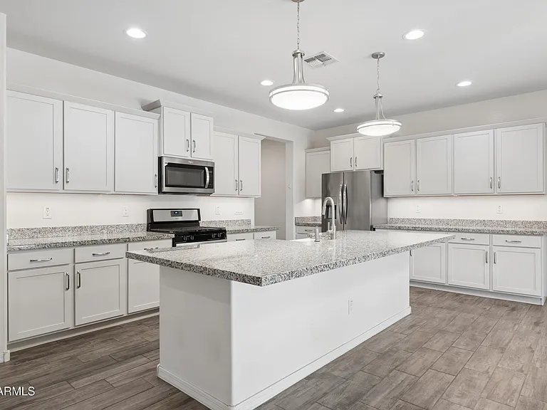 10445 E Tesla Ave — Photo 5