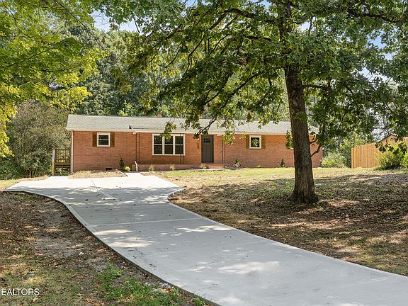 2nd image of 128 Edgewood Heights Ln