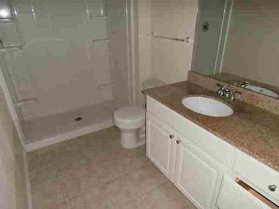 4th image of 1315 Eastern Pecan Pl Unit 202