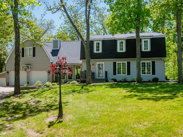 33080 Fox Creek Dr, Waukee, IA 50263