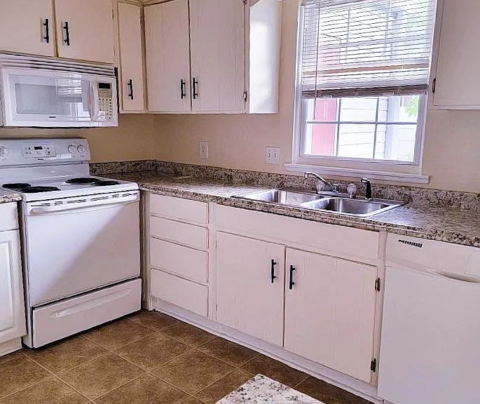 4746 Champion Ct — Photo 4