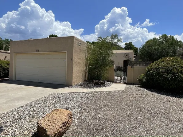 10628 Cueva Del Oso NE, Albuquerque, NM 87111
