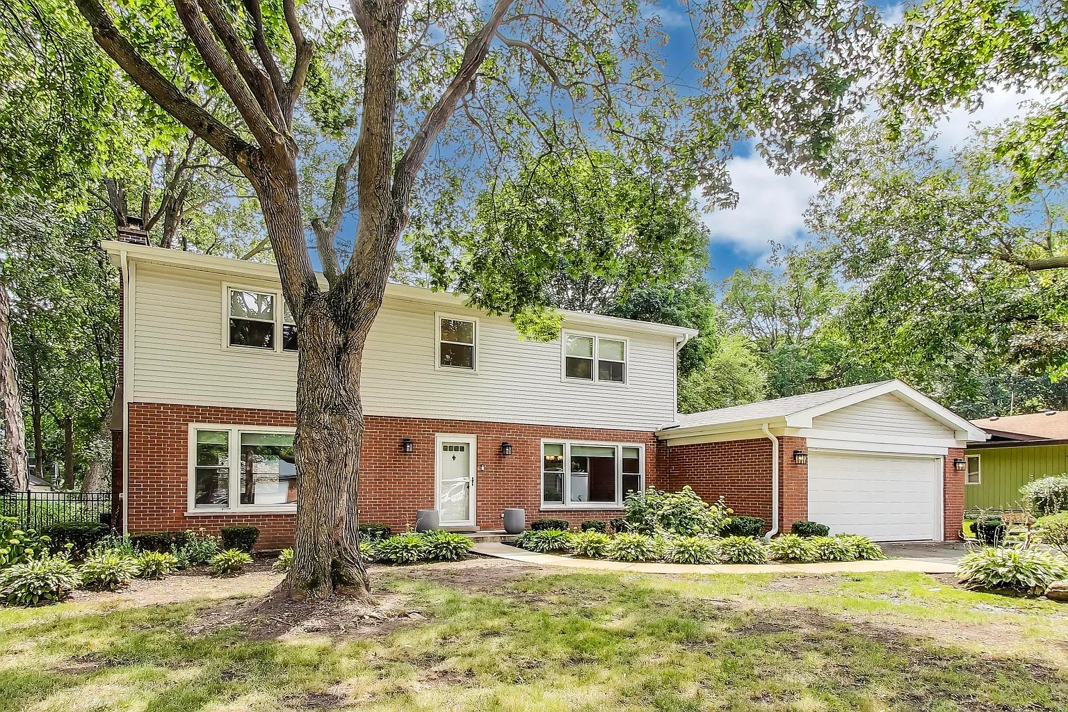 317 E Forest Ln photo 1