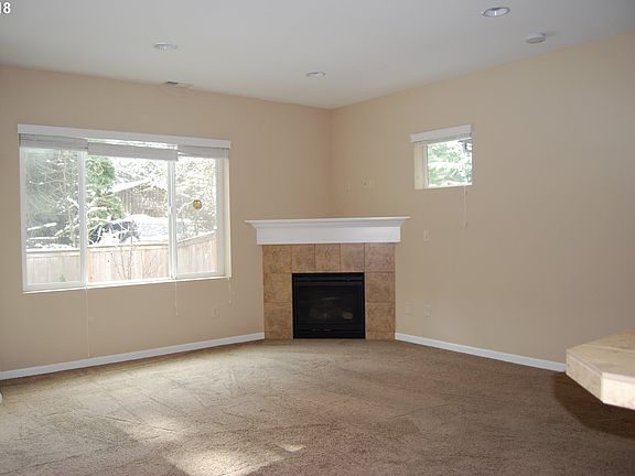 4th image of 4088 SE Discovery St