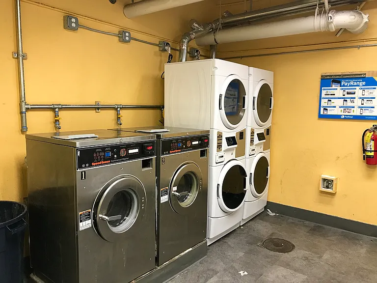 Oasis Apartments — Photo 12