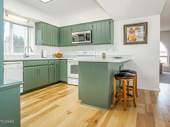 4th image of 793 W Calle Del Regalo