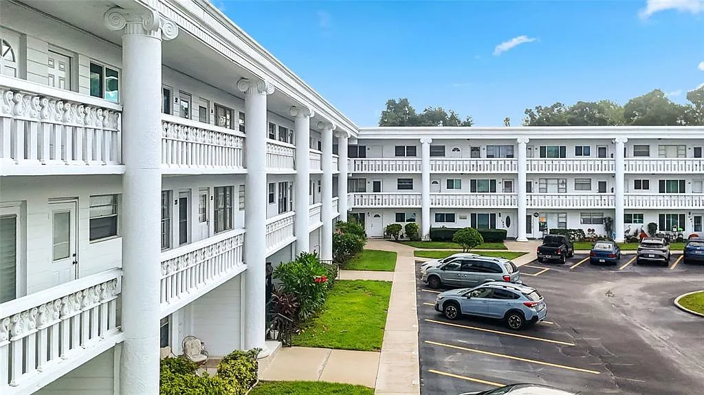 2 bed, 2.0 bath, 1100 sqft, $1,600 — Photo 4