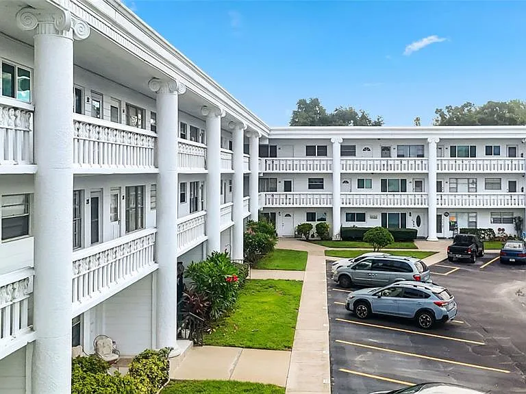 2454 Australia Way E #32 — Photo 4