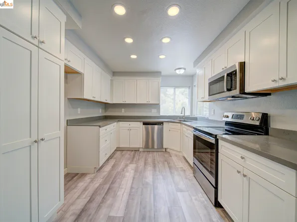 248 Napoli Ct, Hercules, CA 94547
