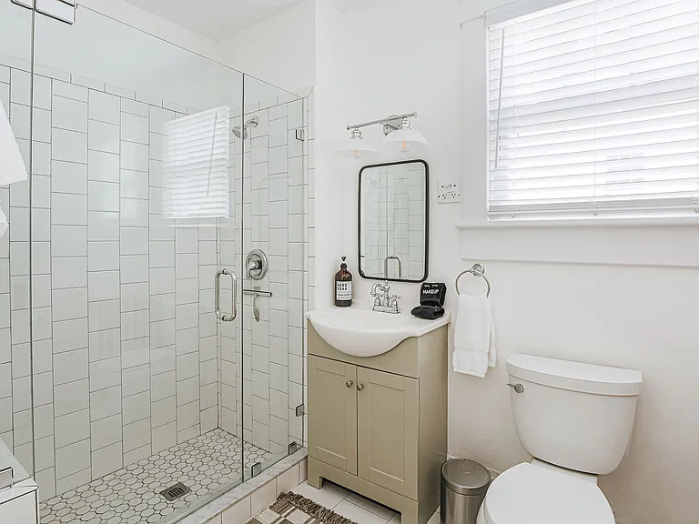 126 Maywood Ln — Photo 15