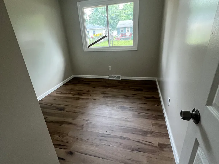 1423 Cummings Blvd — Photo 11