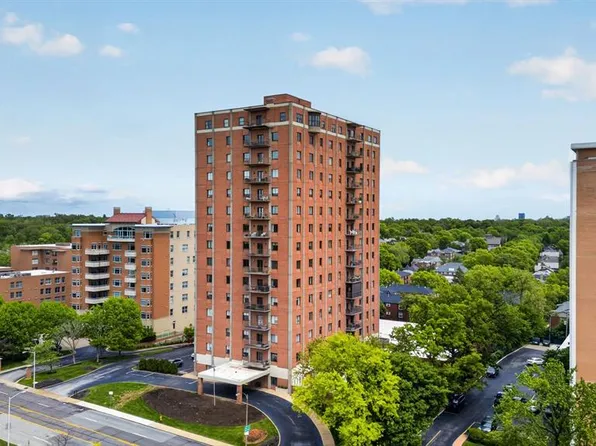 816 S Hanley Rd APT 14B, Saint Louis, MO 63105