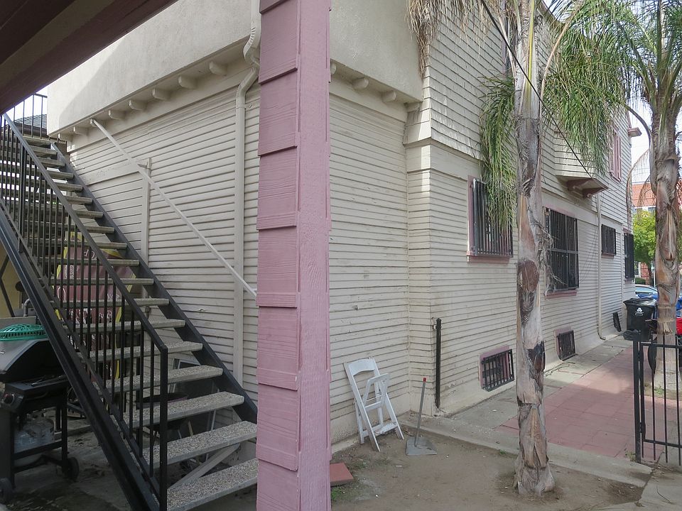 2nd image of 1432 W 27th St