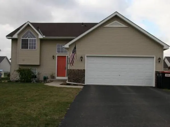 936 Walnut St S, Belle Plaine, MN 56011