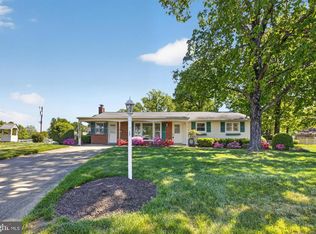 6824 Constance Dr, Springfield, VA 22150