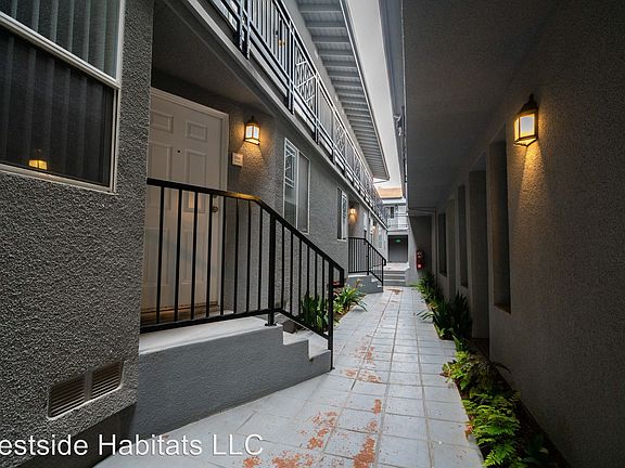3rd image of 1015 2nd St Unit 214