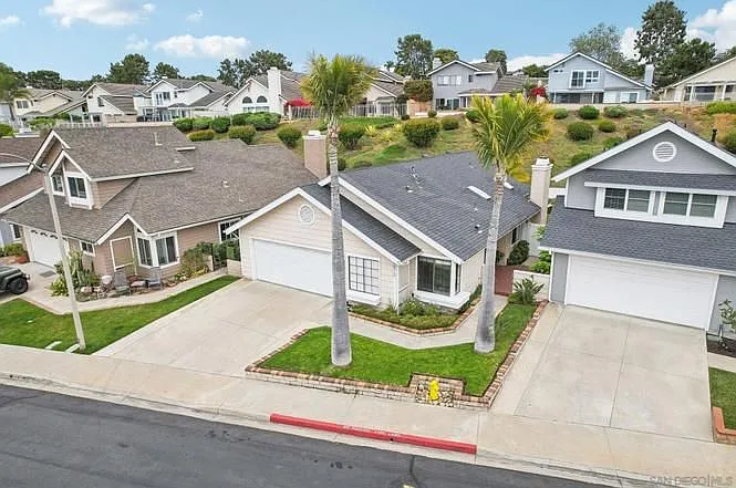 6872 Shearwaters Dr — Photo 2