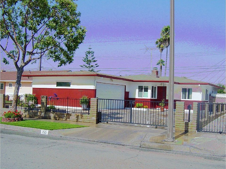 1st image of 2525 Park Dr