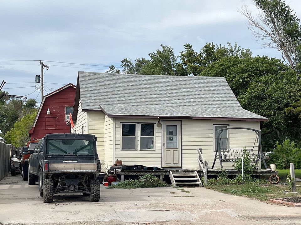 1st image of 412 E 6th St