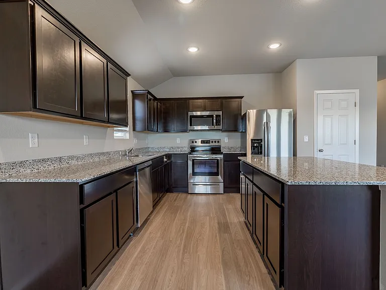 1721 Forest Dr — Photo 9