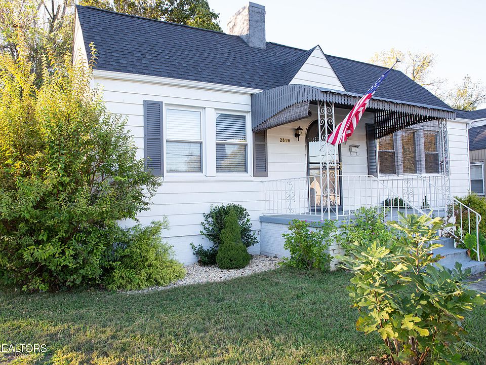 1st image of 2819 Woodbine Ave