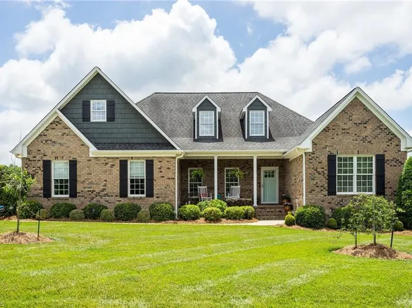 3542 Liberty Dr, Burlington, NC 27215