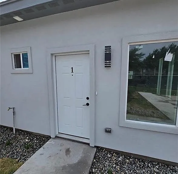408 Gastel Cir #1 — Photo 4