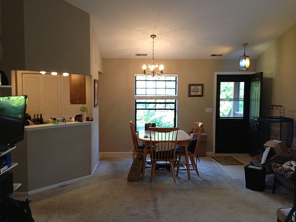 4th image of 357 Bloomfield Ln APT 4