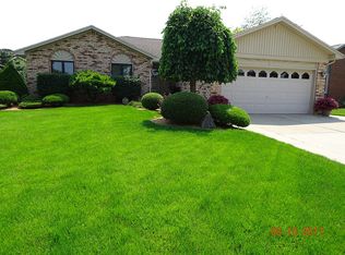 15800 Dillon Ct, Macomb, MI 48044