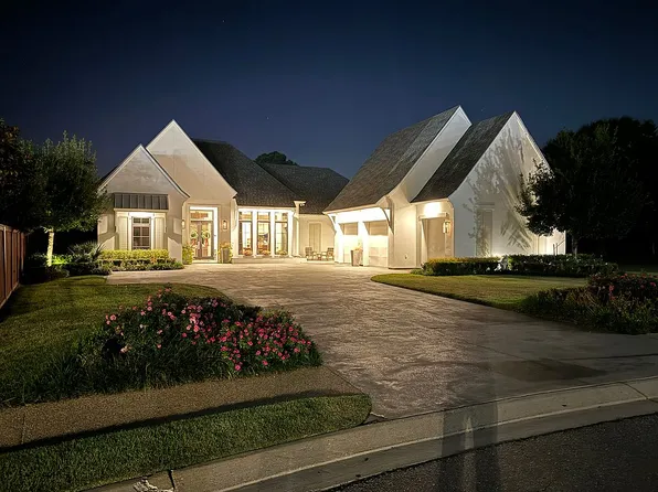 1007 The Lake Dr, Broussard, LA 70518