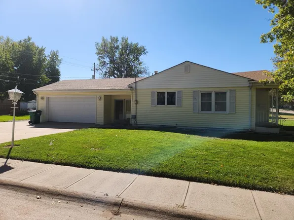319 E 17th St, Grand Island, NE 68801