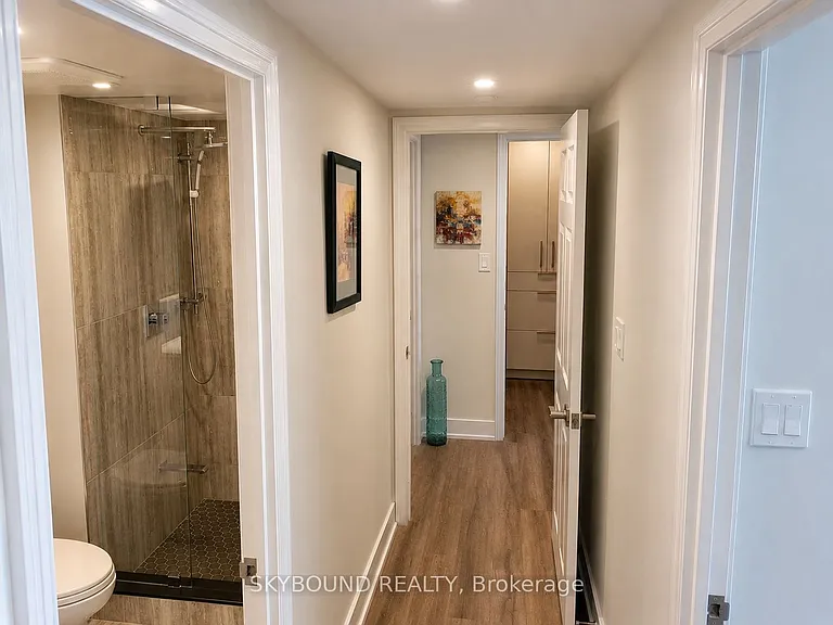 1360 Rathburn Rd E #1705 — Photo 18
