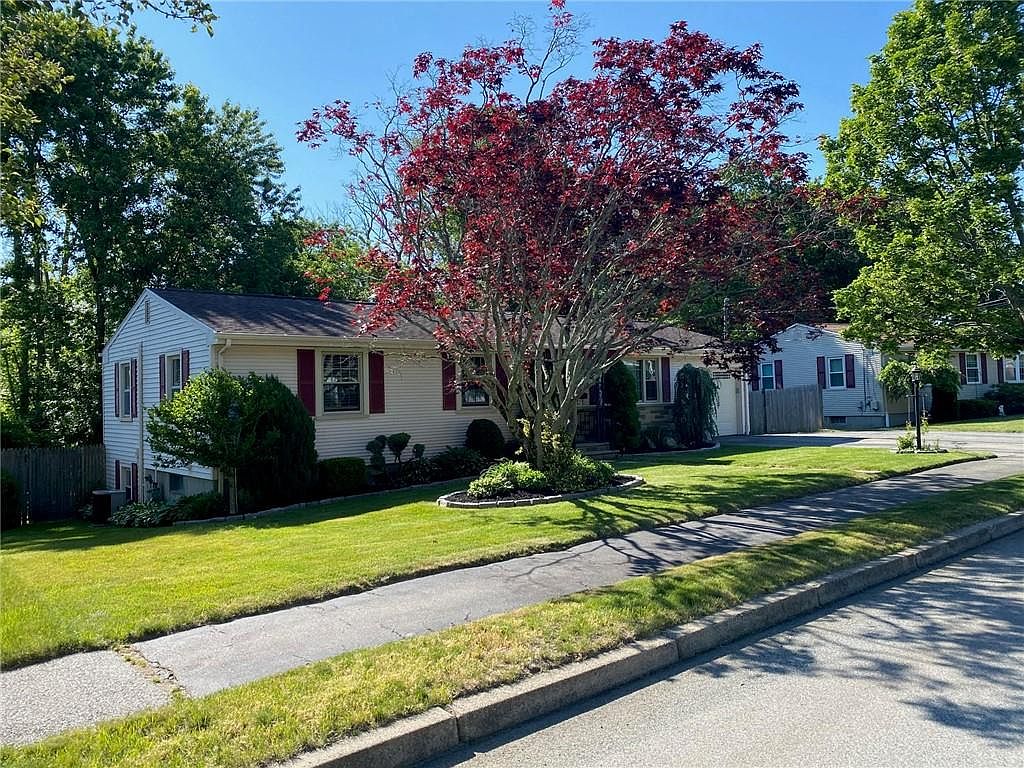 215 Burdick Dr, Cranston, RI 02920 Zillow