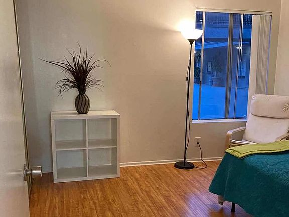 4th image of 11701 Texas Ave #Qq4