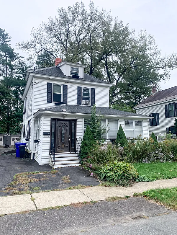 3 bed, 1268 sqft, $2,700 — Photo 1