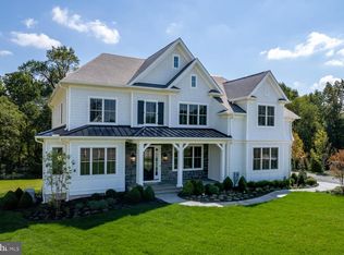 39 Old Covered Bridge Rd, Newtown Square, PA 19073