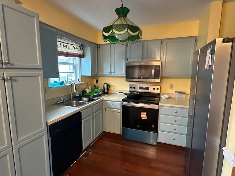 4 Francis Cir — Photo 3