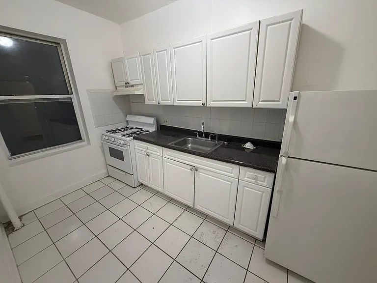 154 Belmont Ave #15E — Photo 2