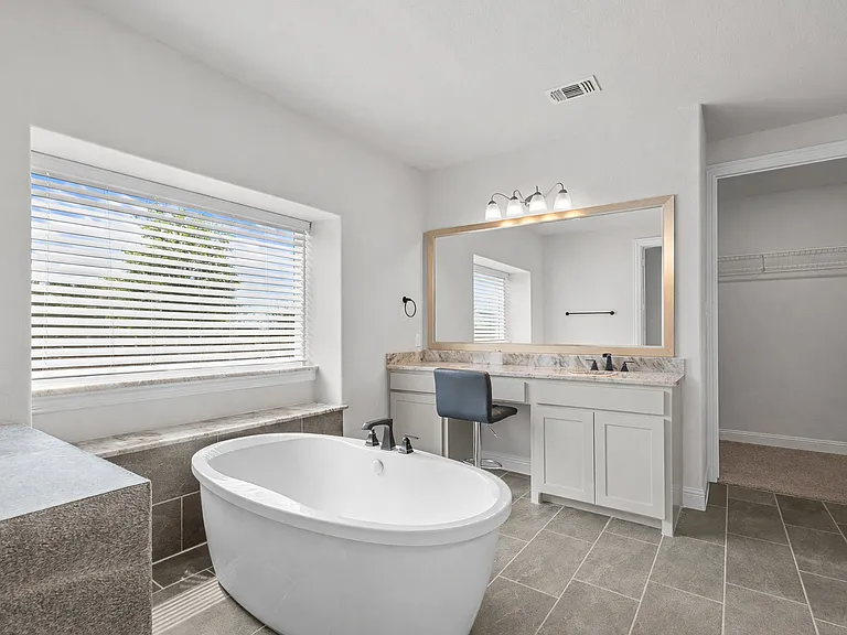 4428 Mill Pond Dr — Photo 20